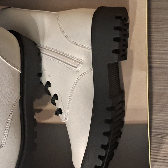 Art Class Cream Combat Boots/Size:::1 - Picture 6 of 10